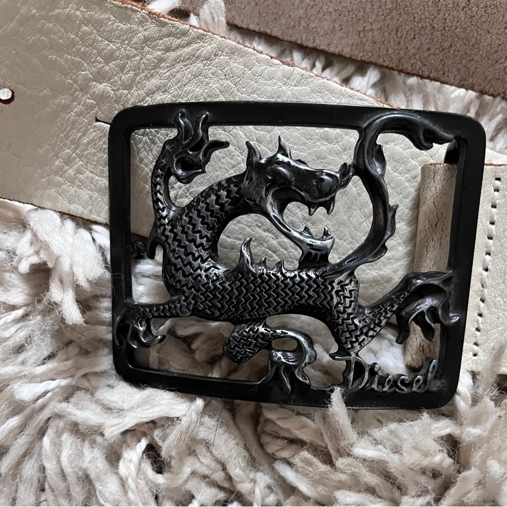 Vintage “Diesel” Dragon Buckle 100% Italian leather Belt. Size 90 or 34 inch